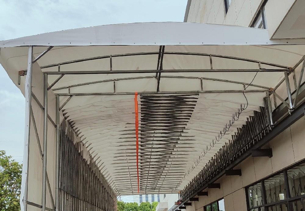 單邊立柱電動雨（yǔ）棚